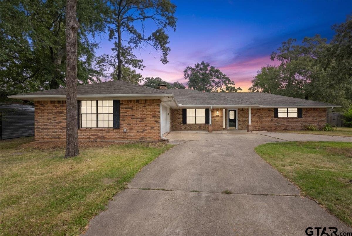 4846 Walnut Hill Dr