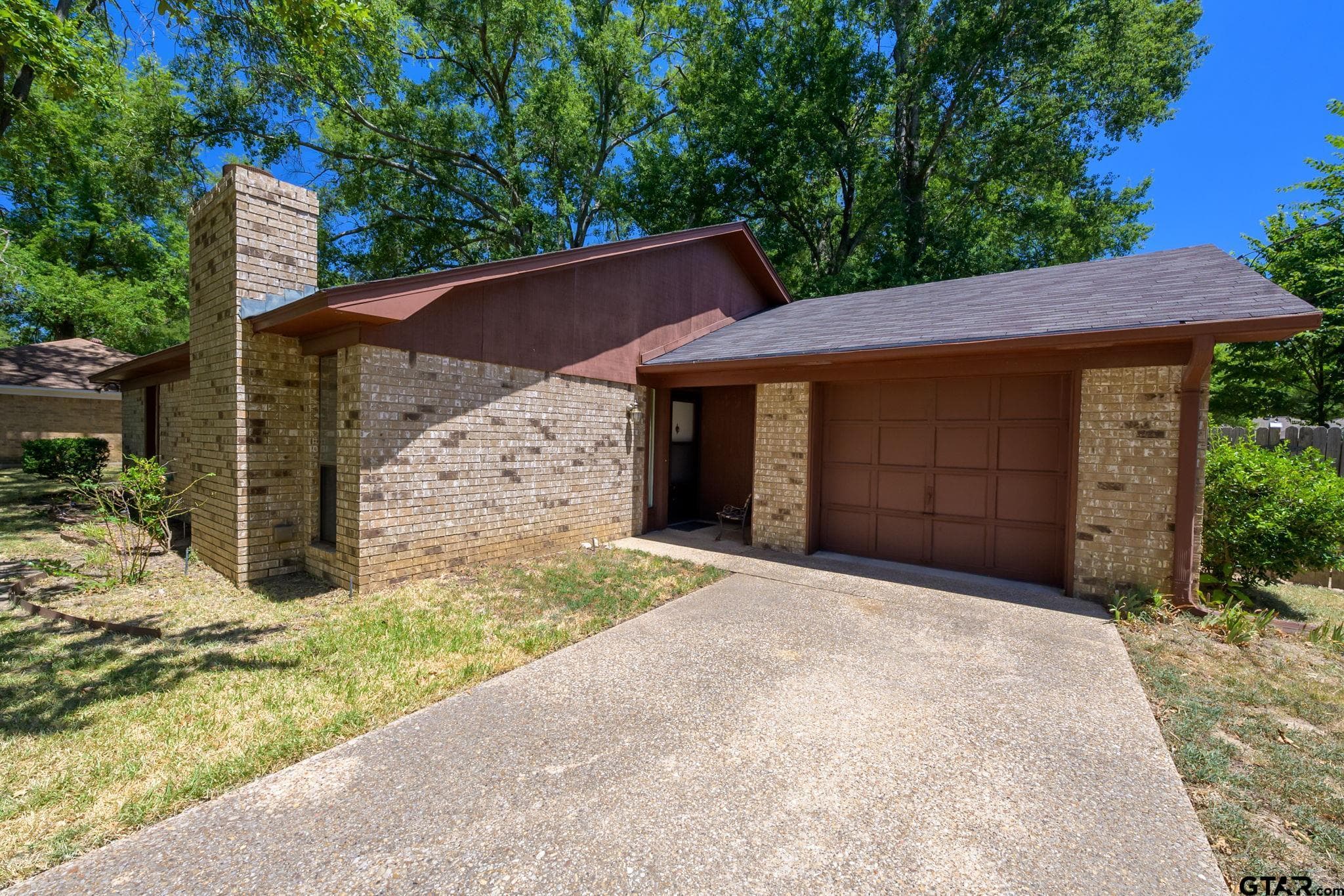 404 Hillcreek Dr