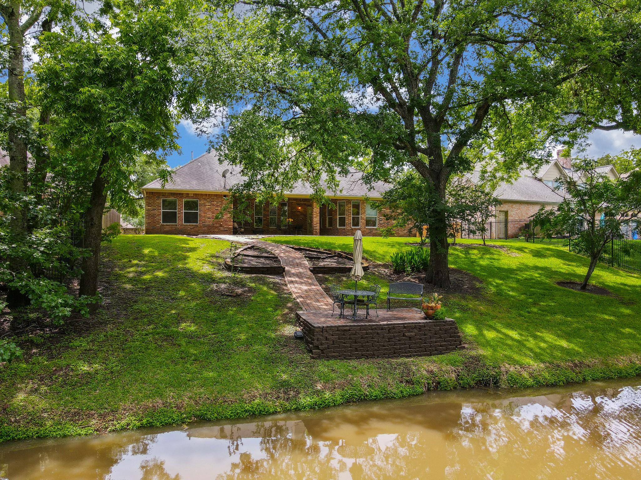 Main property image