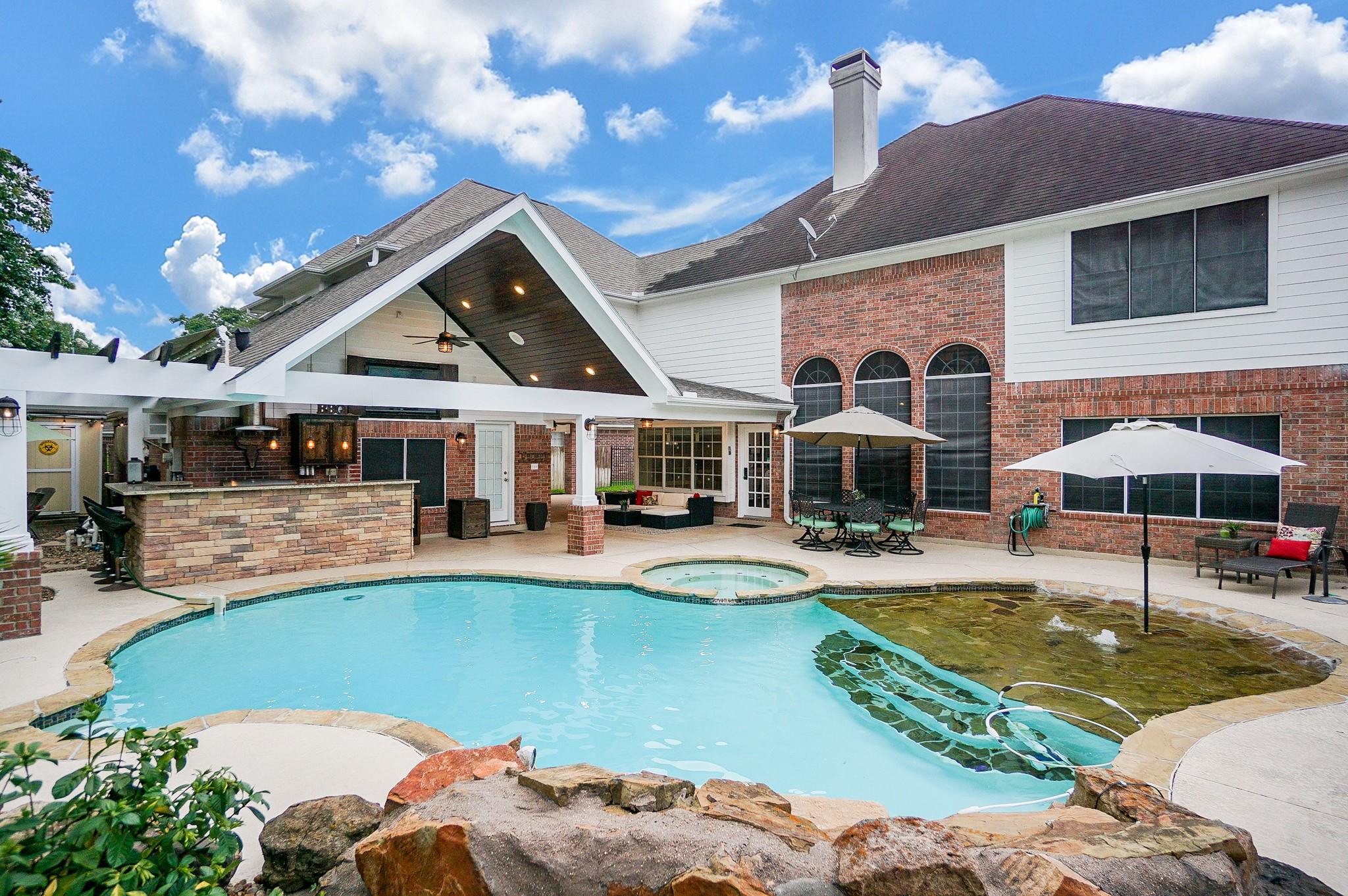 Main property image