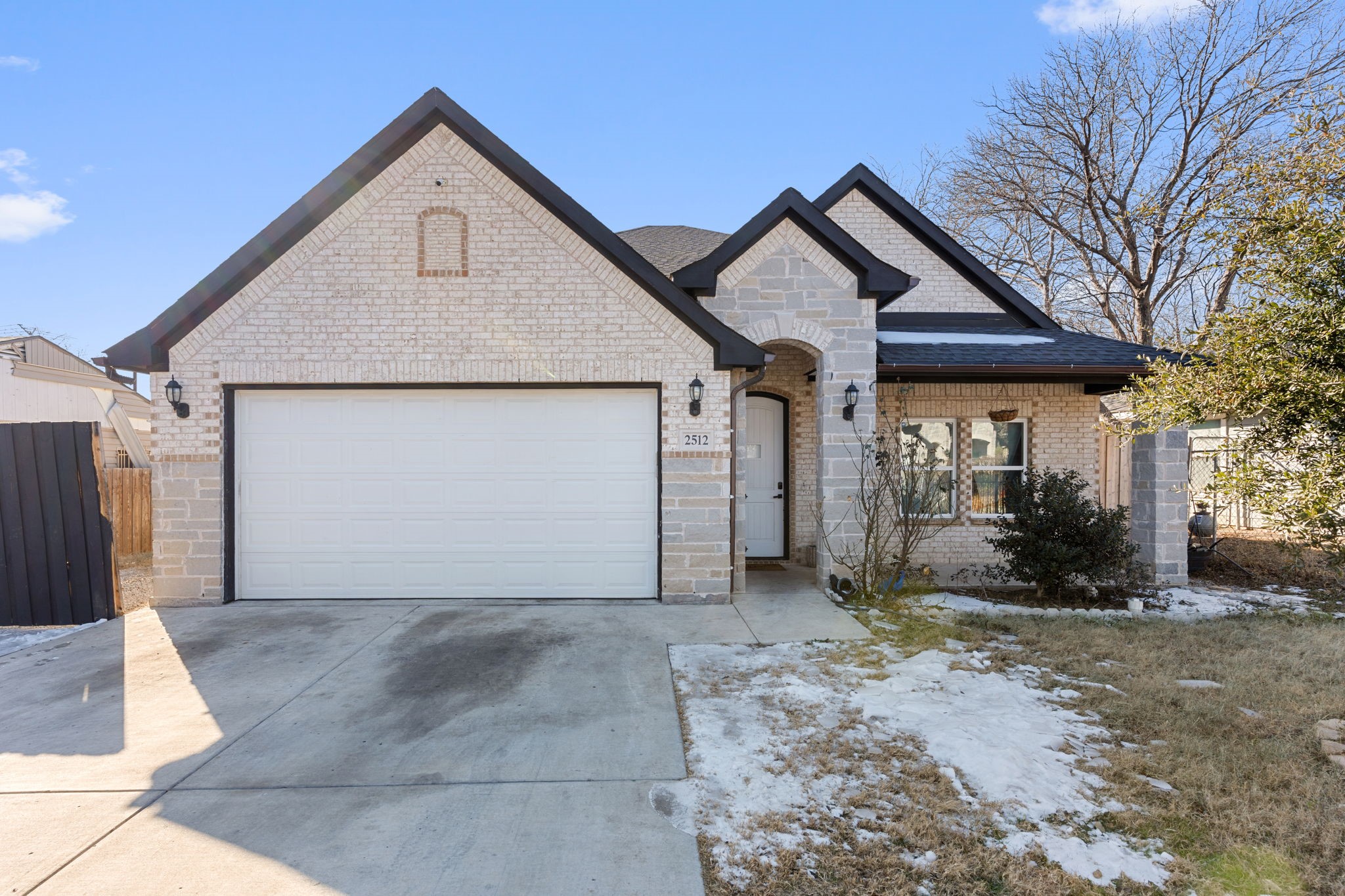 Main property image